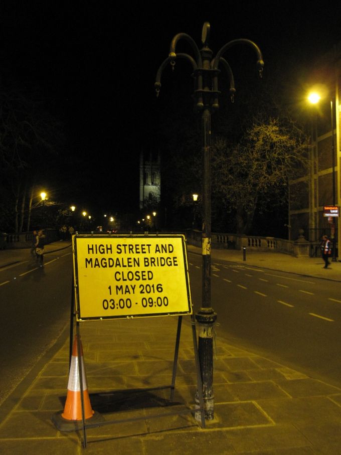The overnight closure on Magdalen Bridge and the High Street, May Eve 2016 (photo Tim Healey)