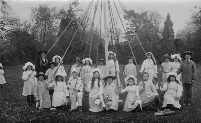 Maypole in the village of Bucknell, May Day 1918. Ribboned poles were now the norm.